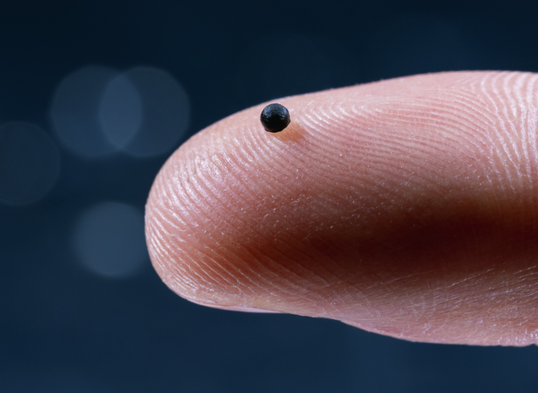 Microrobot solubili e a guida magnetica per il rilascio intelligente di farmaci