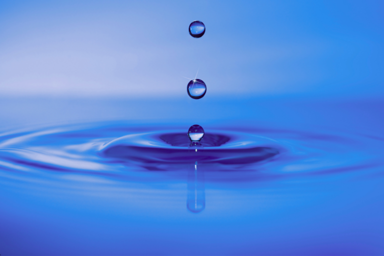 Farmaceutica sotto pressione: il conto salatissimo della nuova Direttiva Acque