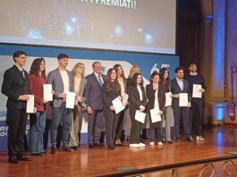 Premio Alessandro Rigamonti: i vincitori della seconda edizione I 10 vincitori della seconda edizione del Premio Alessandro Rigamonti. Al loro fianco: Paola Minghetti, Dorotea Rigamonti e Giorgio Bruno