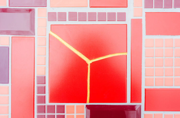 A Limbiate inaugurata la panchina rossa “Frammento”, simbolo contro la violenza sulle donne