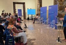 Governance dei biosimilari: il modello italiano al bivio tra logiche di prezzo e tenuta della filiera
