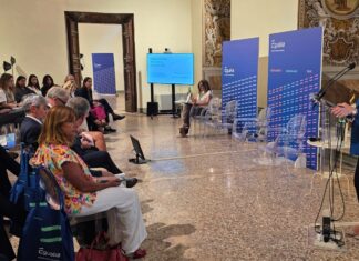Governance dei biosimilari: il modello italiano al bivio tra logiche di prezzo e tenuta della filiera
