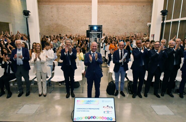 Premio Nazionale Federchimica Giovani 2025-2026: i vincitori che celebrano creatività, pensiero scientifico e innovazione Premio Nazionale Federchimica Giovani 2025-2026: i vincitori che celebrano creatività, pensiero scientifico e innovazione