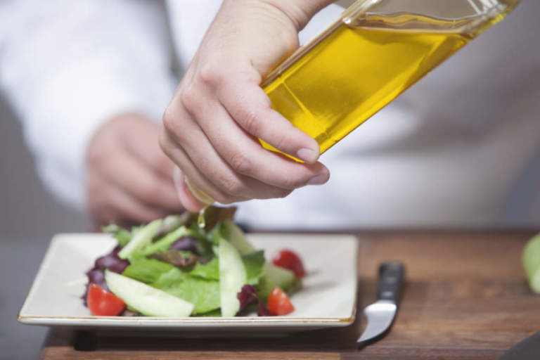 olio su insalata