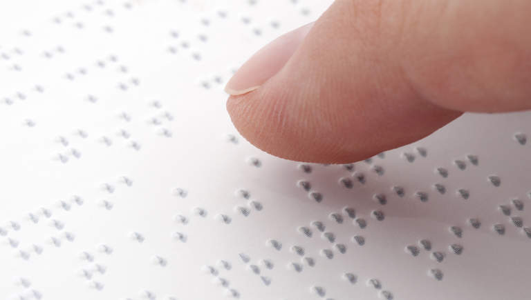 olio con etichetta braille