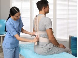 Uno studio cinese si concentra sull'uso sinergico della teleriabilitazione, esercizi specifici per la scoliosi e utilizzo del corsetto di Ch&ecirc;neau