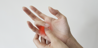 Produrre uno splint di dito su misura con materiale comune