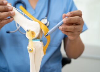 Robot operatori per artroplastica di ginocchio: con sistema di imaging è meglio? Robot operatori per artroplastica di ginocchio: con sistema di imaging è meglio?