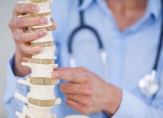 Compressione spinale: l’ecografia per comprendere la colonna vertebrale sotto sforzo Compressione spinale: l'ecografia per comprendere la colonna vertebrale sotto sforzo