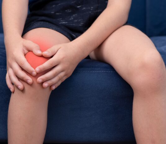 Lussazione traumatica della rotula nei bambini: meglio operare o utilizzare un tutore?
