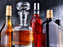 Alcol e ossa: bere molto aumenta il rischio di frattura dell’anca Alcol e ossa: bere molto aumenta il rischio di frattura dell’anca