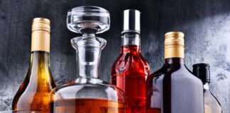 Alcol e ossa: bere molto aumenta il rischio di frattura dell’anca