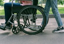 Atrofia muscolare spinale (SMA): un robot indossabile aiuta i bambini a tornare in piedi