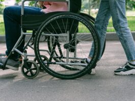 Atrofia muscolare spinale (SMA): un robot indossabile aiuta i bambini a tornare in piedi