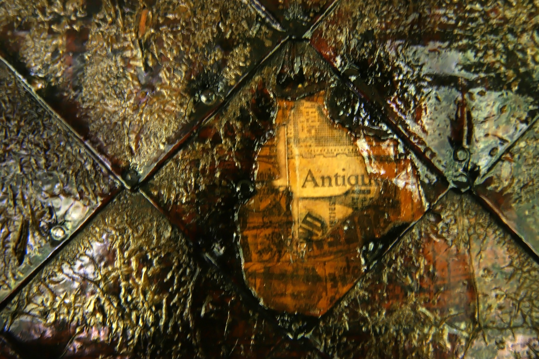 A real house made of paper Stenman completed the house in just two years and lived there until 1930. Almost 90 years, the top layers on the walls are slowly starting to peel off, showing fragments of articles and advertising from the past, which visitors enjoy reading.