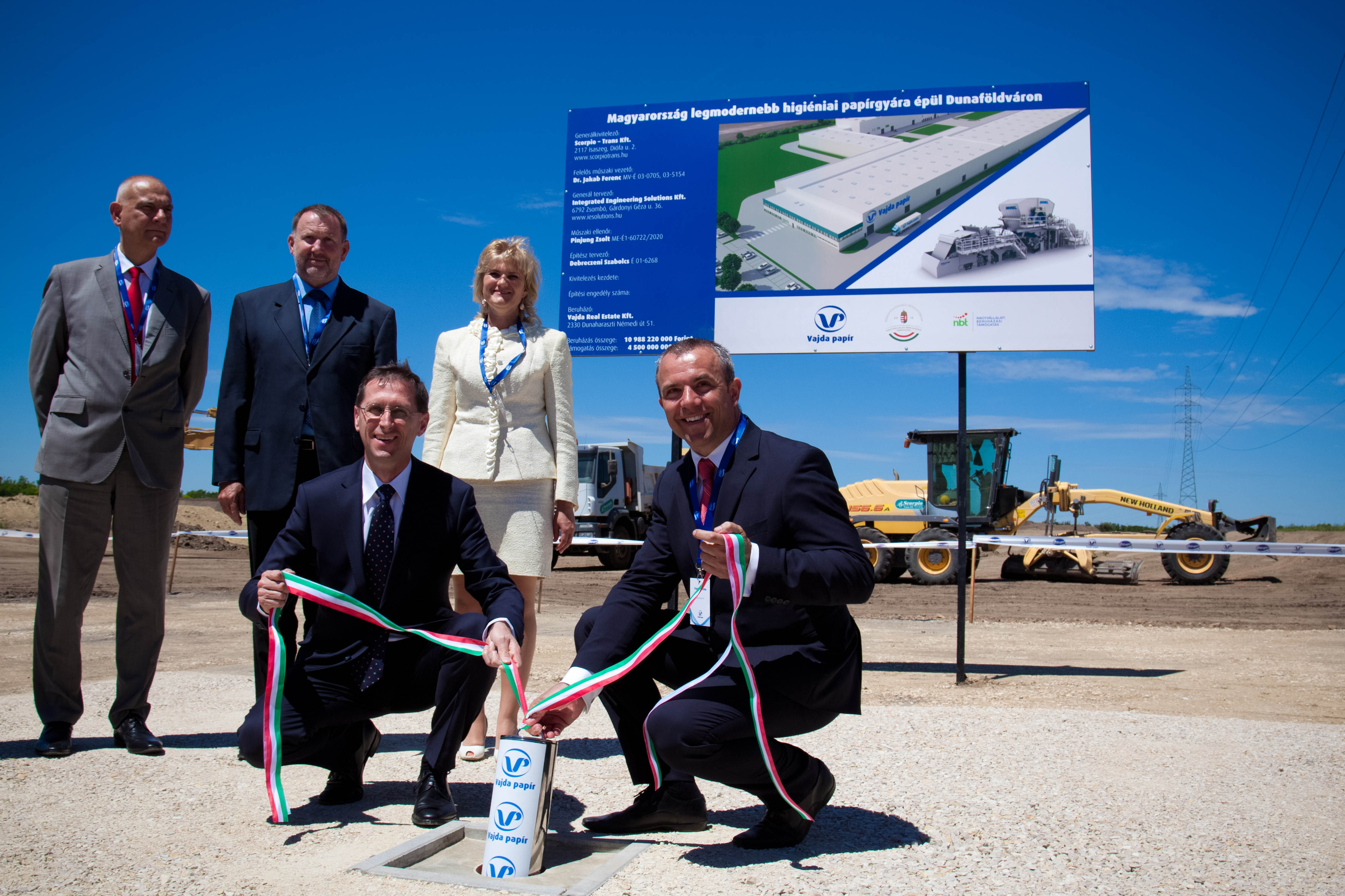 A new plant for the Hungarian Vajda Papír Official opening of the building site for the construction of the integrated plant of Vajda Papír with the participation of the Hungarian Minister for the Economy Mihály Varga (left) and the company managing director Attila Vajda (right).