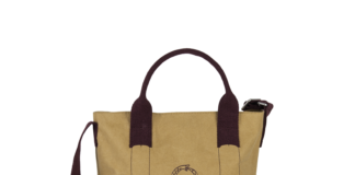 Paper bags, the new way of conceiving bags Poplar: a large bag with inserts in organic cotton and zipper. Large inside packet and easy handles to use it as a convenient hand bag. The new model is even more refined, with inside pocket and contrasting shoulder straps.