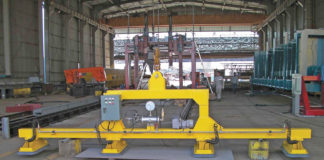 Vacuum crossbeam lifts 1 ton of steel