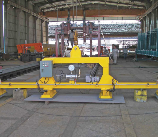 Vacuum crossbeam lifts 1 ton of steel
