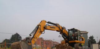 Hydraulic free-piston engine enabled by the active motion control