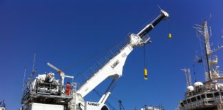 A 50 tons winch to counteract the ocean waves