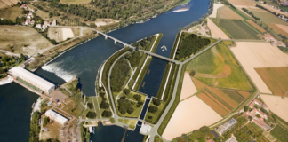 A majestic work: the navigation basin on the River Po