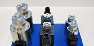 Sensors integrated in the connectors