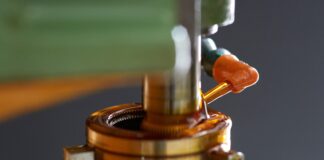 At the service of micro-gears’ high precision