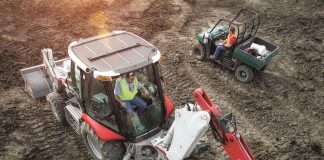 Backhoe loader manufacturer embraces hoses of a different stripe backhoe loader manufacturer