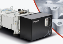 Evacuation of molds for vacuum assisted casting