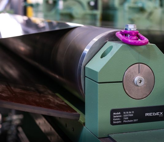 Perfectly levelled ultrathin steel strips