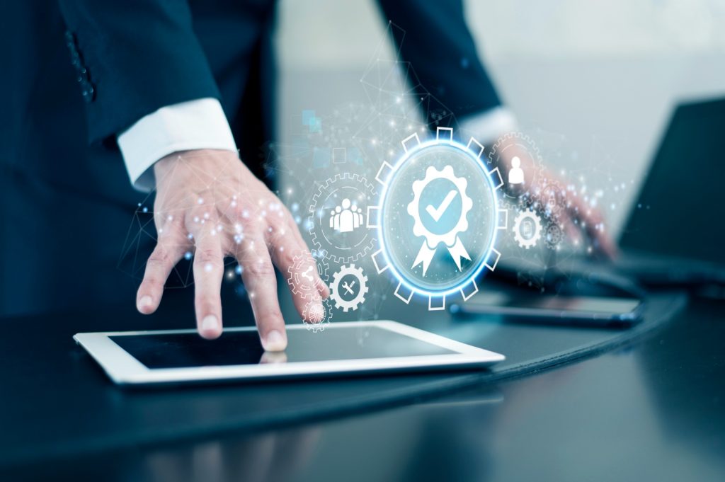 <a href="https://it.freepik.com/foto-gratuito/concetto-di-collage-di-controllo-qualita-standard_30589242.htm#fromView=search&page=1&position=30&uuid=2cee7598-8084-4fca-948d-b039b6e45d53">Immagine di freepik</a>