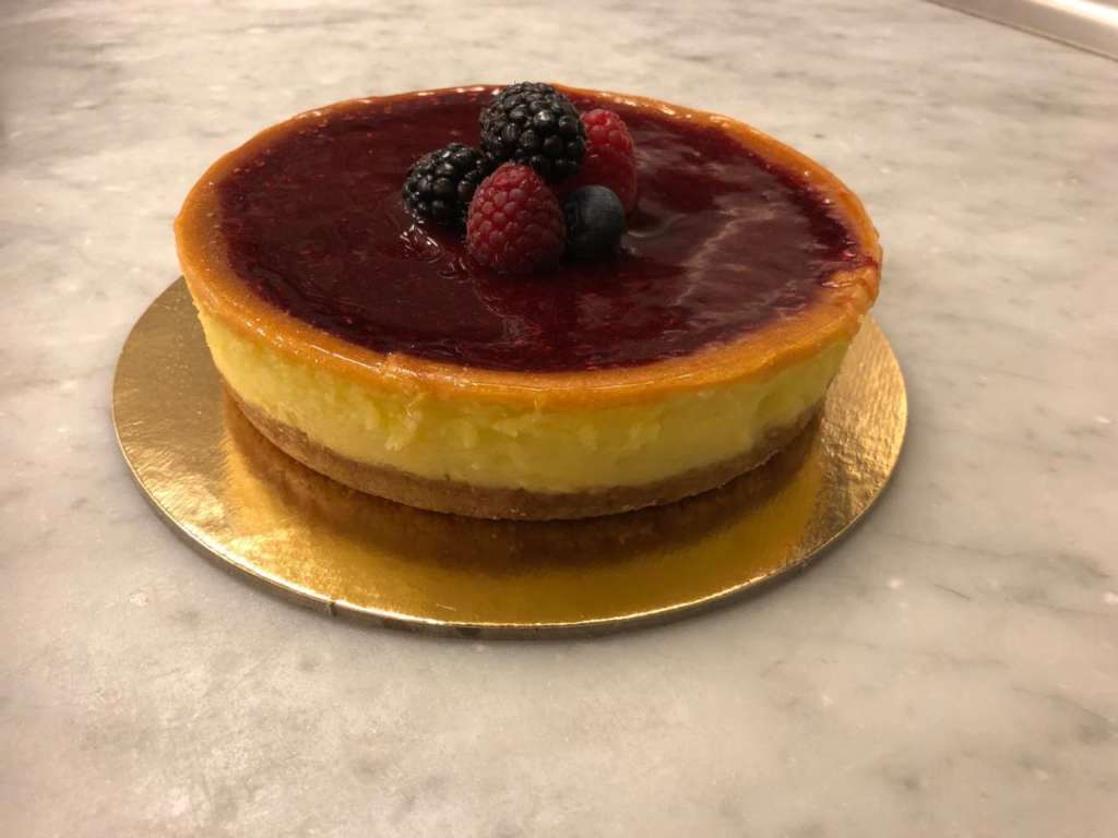 Torta al Philadelphia e frutti di bosco, di Galileo Reposo