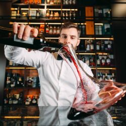 Vino, il cliente chiede identità e racconto Vino, il cliente chiede identità e racconto