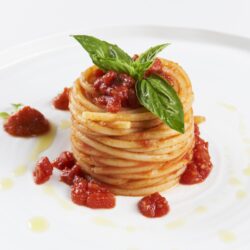 Il comfort food guida la proposta foodservice: l’esempio Menù di Medolla (Mo) 1-Spaghettone pomodorina-1038