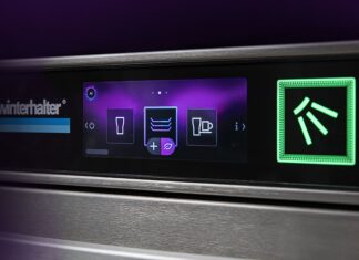 Winterhalter introduce EcoPilot: l’intelligenza artificiale che riduce i consumi nel lavaggio professionale