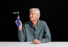 Dyson lancia CameraJet™, lo spazzolino con videocamera integrata per la pulizia interdentale Dyson