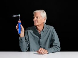 Dyson lancia CameraJet™, lo spazzolino con videocamera integrata per la pulizia interdentale Dyson