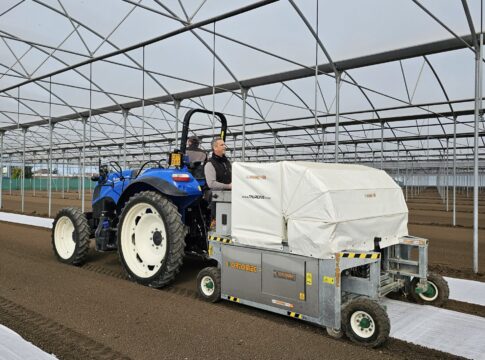 Semina su carta biodegradabile: la nuova macchina che elimina la plastica
