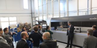 Nuovo centro di lavoro. Pianificazione ed efficienza in officina