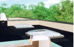 Nuove finestre senza cupola per tetti piatti. Più luce per l’abitazione