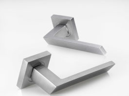 Linee squadrate, proporzioni equilibrate ed impugnatura inclinata