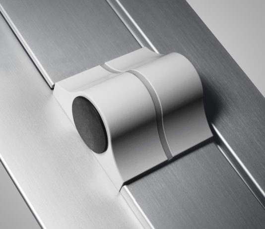 Versatili nuove cerniere a frizione per bilici di grandi dimensioni