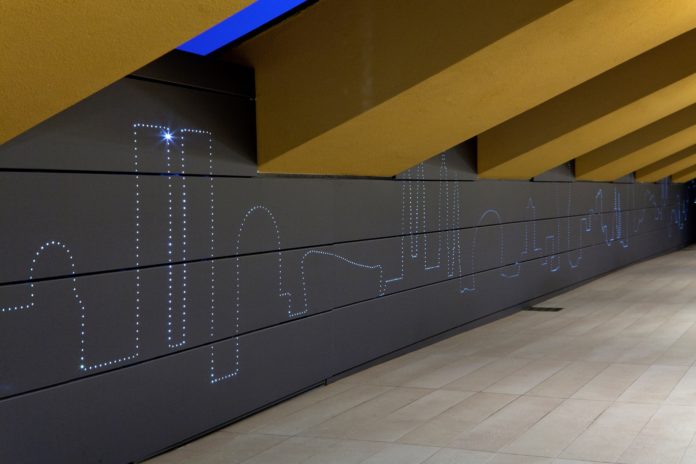 Rivestimento luminoso. C. Magneta Milano