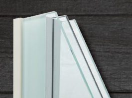 Il serramento in legno che lascia spazio al solo “tutto vetro”