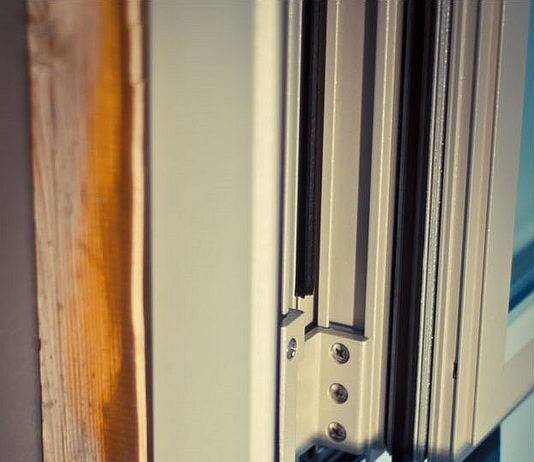 Nuova linea “armoniosamente” smussata per la serie 67IW di AluK