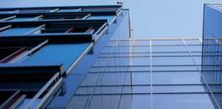 Facciate. Reticolo nanotecnologico per proteggerne trasparenza e pulizia