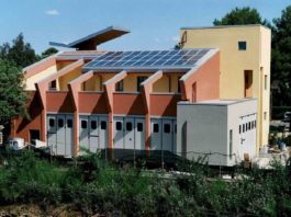 5 portoni in 5 configurazioni per nuova sede Consorzio ad emissioni 0