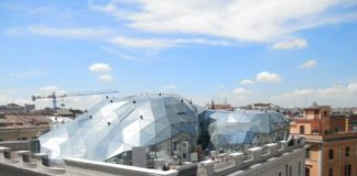 Palazzo dell’Ex Unione Militare a Roma e la lanterna di Massimiliano Fuksas