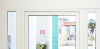 Nuova porta antipanico in PVC per le uscite di sicurezza. Superati i test sempre in…Sicurezza